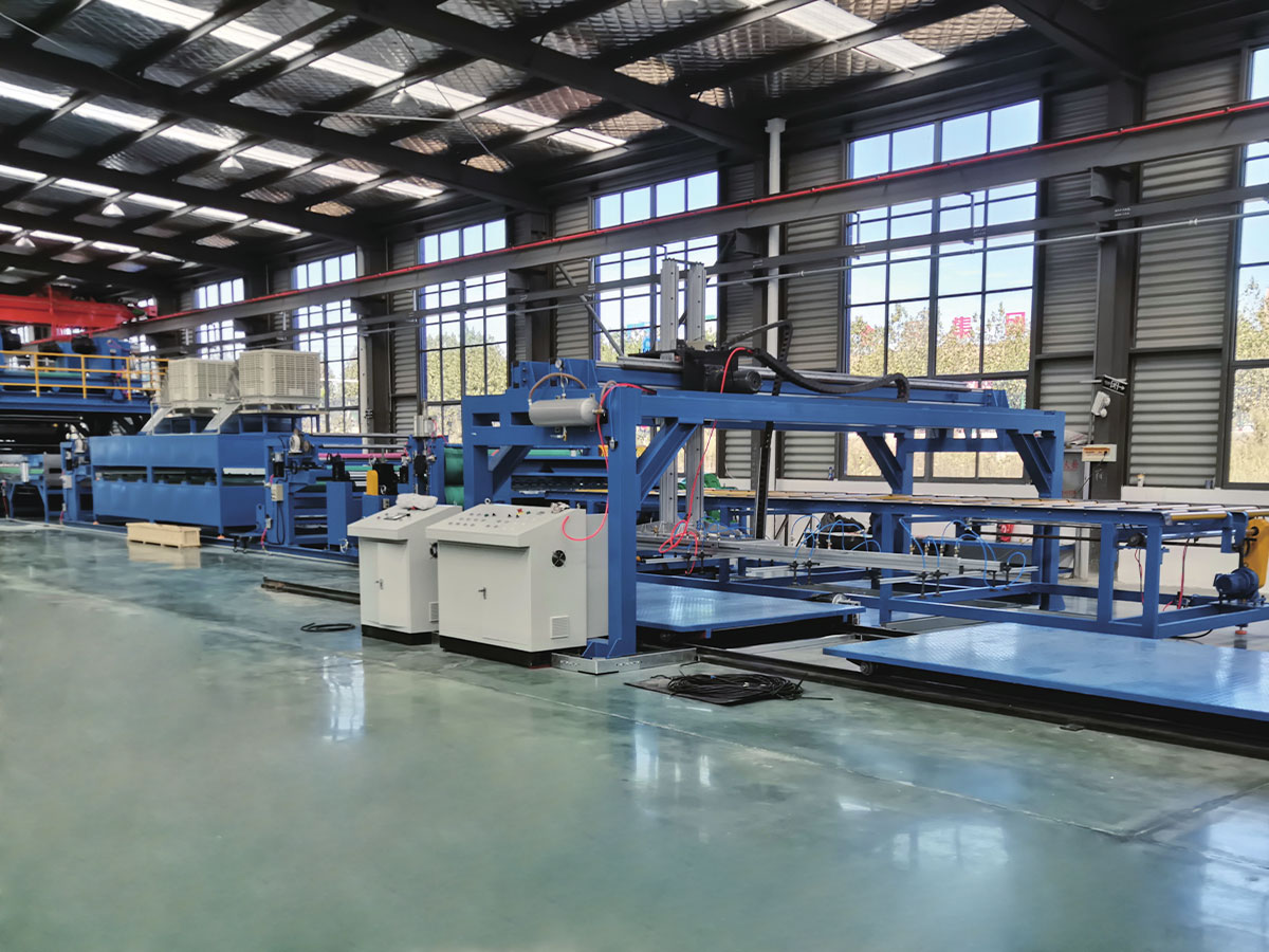 Linia do produkcji metalowych paneli kompozytowych A2